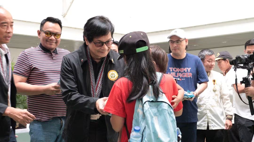 Abalos urges wider rollout of child nutrition program