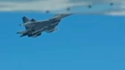 AFP releases video of Chinese J-16 flying dangerously close to Philippine aircraft