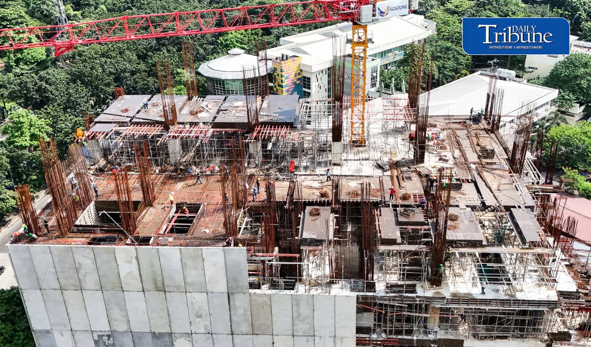 (October 07 2026) Construction workers do their duties at the top of the ongoing construction building in Quezon City on Wednesday October 7 2026. According to the Philippine Statistics Authority (PSA) reported on Wednesday, the number of jobless Filipinos in August this year declined to 2.77 million, indicating a 5.3% drop in the unemployment rate from July’s 6%. Photo/Analy Labor