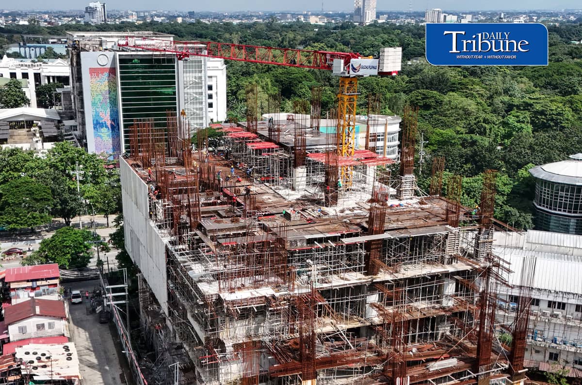 (October 07 2026) Construction workers do their duties at the top of the ongoing construction building in Quezon City on Wednesday October 7 2026. According to the Philippine Statistics Authority (PSA) reported on Wednesday, the number of jobless Filipinos in August this year declined to 2.77 million, indicating a 5.3% drop in the unemployment rate from July’s 6%. Photo/Analy Labor