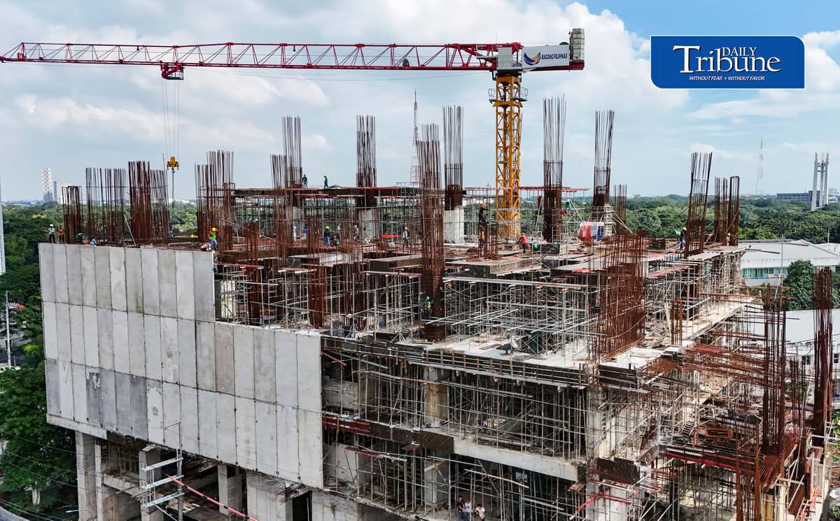 (October 07 2026) Construction workers do their duties at the top of the ongoing construction building in Quezon City on Wednesday October 7 2026. According to the Philippine Statistics Authority (PSA) reported on Wednesday, the number of jobless Filipinos in August this year declined to 2.77 million, indicating a 5.3% drop in the unemployment rate from July’s 6%. Photo/Analy Labor