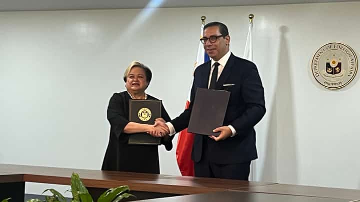 Cyprus FM makes historic Phl visit, seals deals