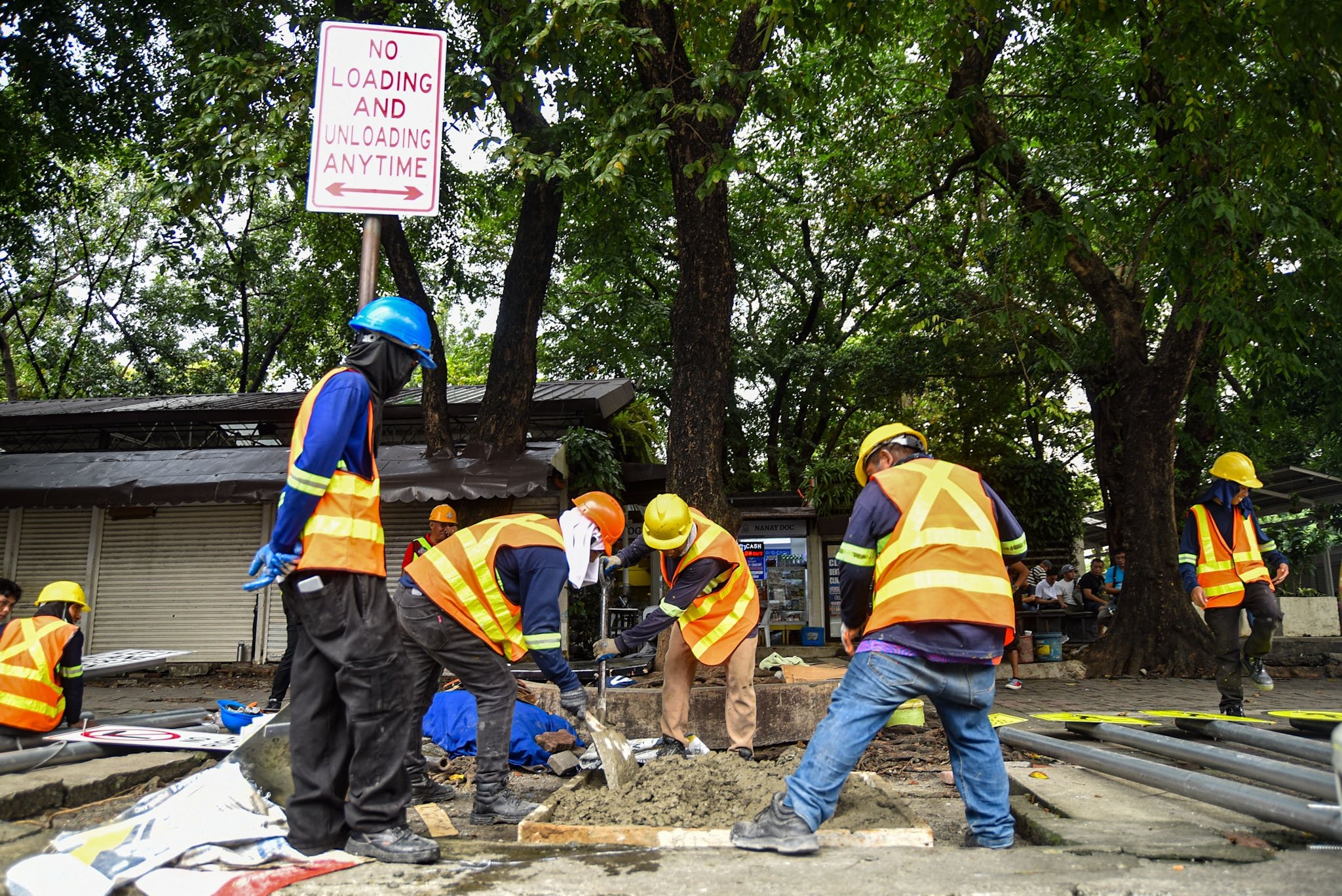 MMDA installs traffic signs as NCAP returns in major cities in Metro Manila