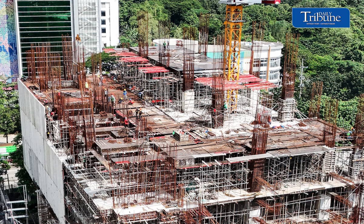 (October 07 2026) Construction workers do their duties at the top of the ongoing construction building in Quezon City on Wednesday October 7 2026. According to the Philippine Statistics Authority (PSA) reported on Wednesday, the number of jobless Filipinos in August this year declined to 2.77 million, indicating a 5.3% drop in the unemployment rate from July’s 6%. Photo/Analy Labor