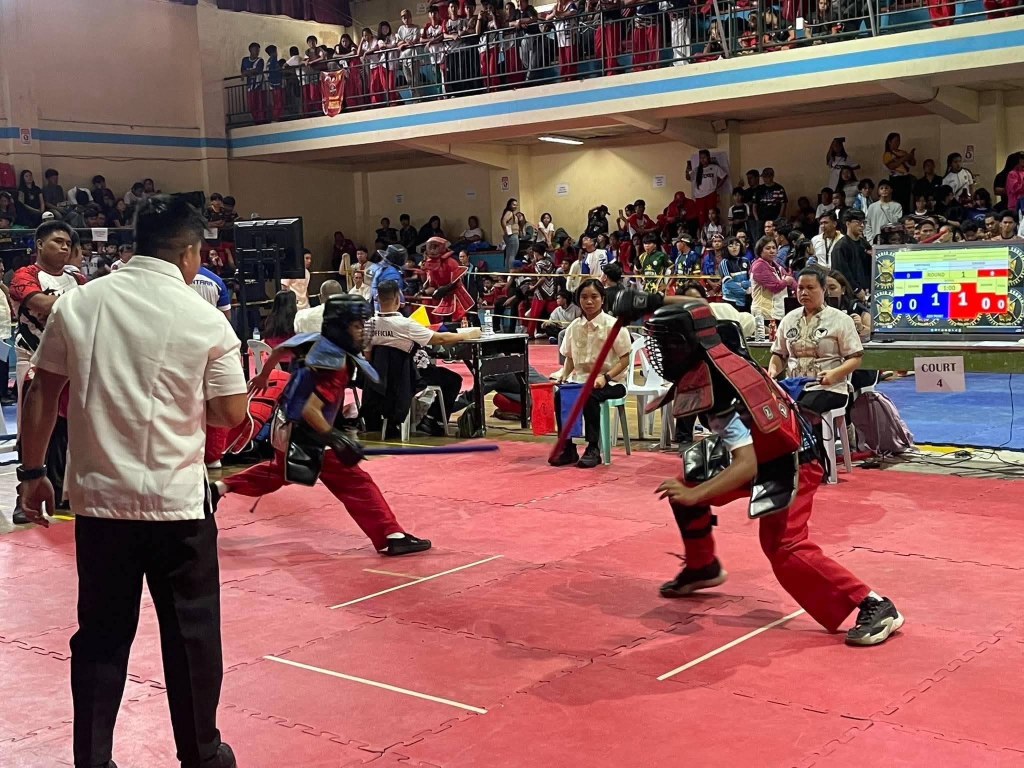 Makati eskrimadors dominates Baguio mats