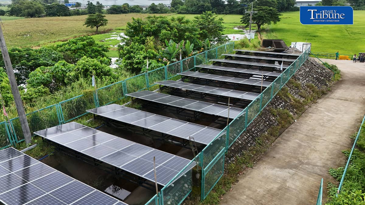 SOLAR POWER KEEPS BULACAN FARMS WATERED
A solar-powered irrigation system in Barangay Sampaloc, San Rafael, Bulacan supplies water to about 150 hectares of farmland while helping six barangays cut electricity and diesel expenses by more than half.
The government aims to expand solar-powered irrigation systems from 4,036 sites to 10,000 nationwide by 2030.
📷 Analy Labor