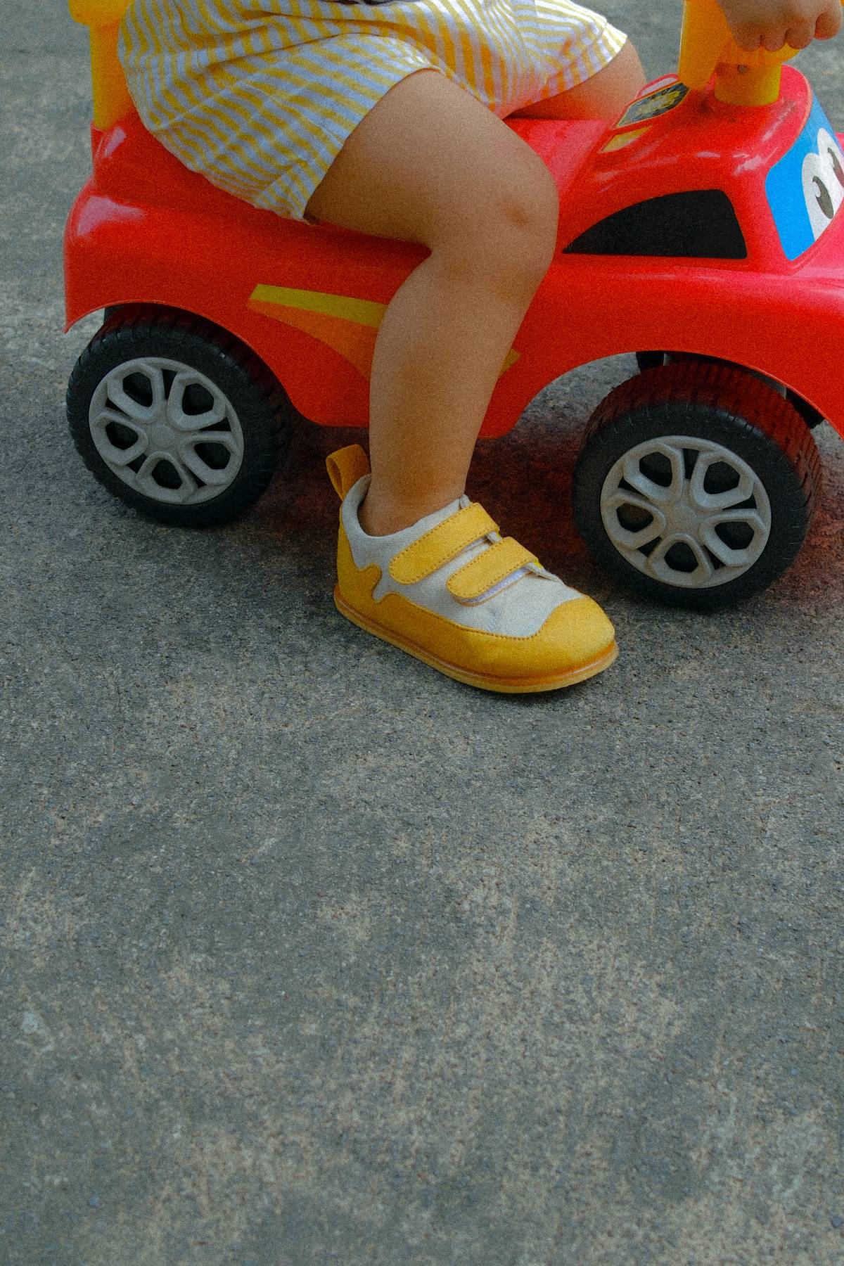 The Rascal sneaker by Wumwum combines thoughtful design and handcrafted quality for growing feet.