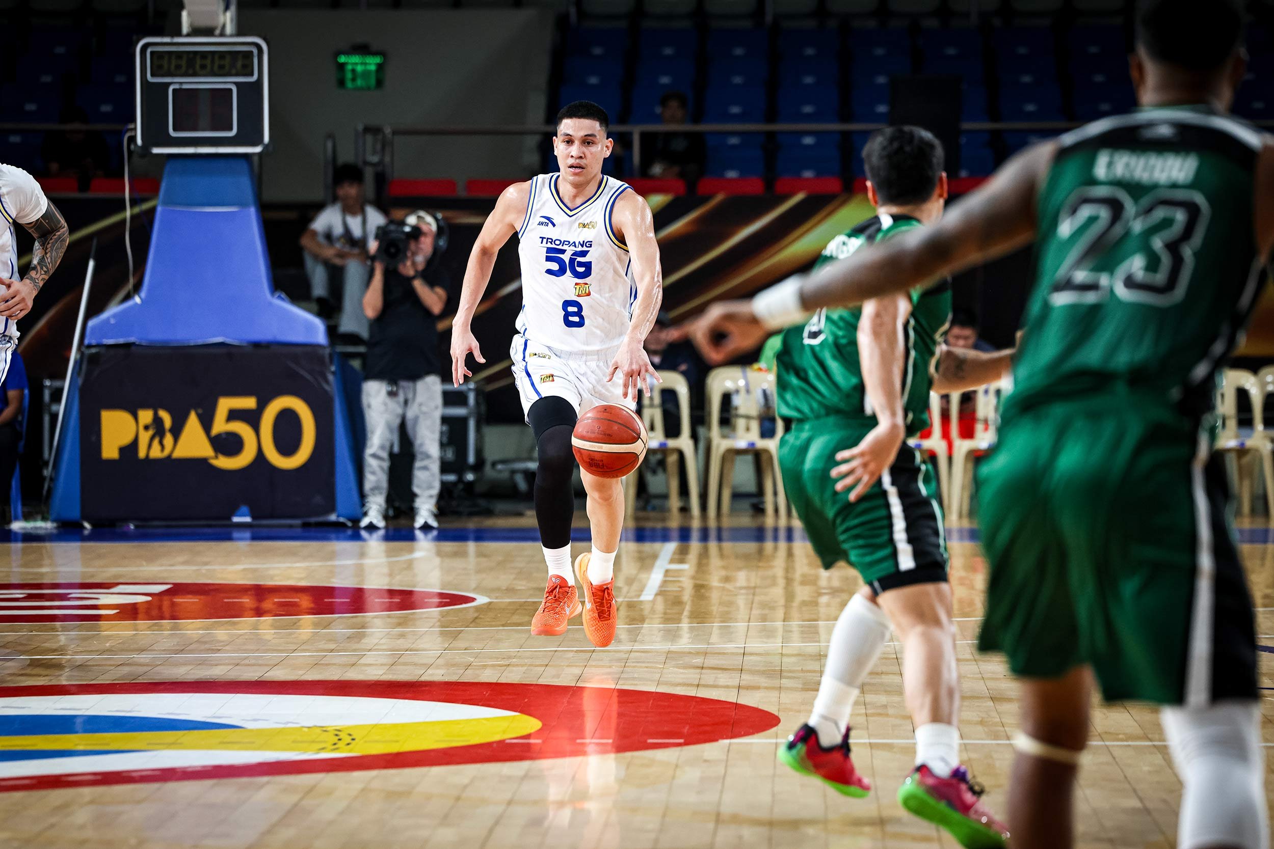 Reyes glad to have Castro, Oftana back