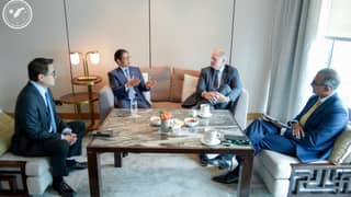 President Ferdinand R. Marcos Jr., (2nd from leaft) joined by Finance Secretary Frederick D. Go (leftmost), met with FedEx in Singapore, led by its Airline and International President and CEO Richard W. Smith (3rd from left) and FedEx Asia Pacific Regional President Salil Chari.
Discussions centered on FedEx's rapid growth in the Philippines, with close to 40 flights a week, and the country's bid to become a regional logistics hub.