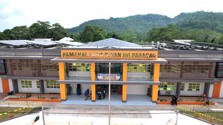 Pasacao Green Government Building