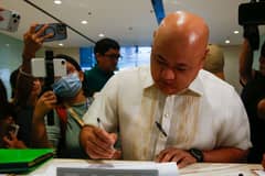 Sara denies cash claims, mulls raps