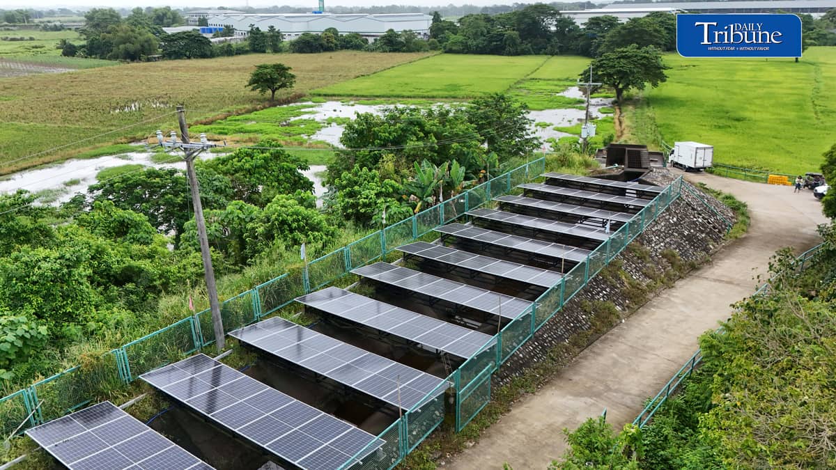 SOLAR POWER KEEPS BULACAN FARMS WATERED
A solar-powered irrigation system in Barangay Sampaloc, San Rafael, Bulacan supplies water to about 150 hectares of farmland while helping six barangays cut electricity and diesel expenses by more than half.
The government aims to expand solar-powered irrigation systems from 4,036 sites to 10,000 nationwide by 2030.
📷 Analy Labor
