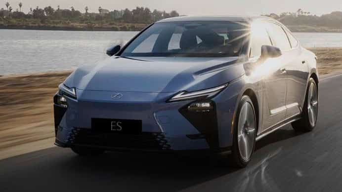 Lexus takes electrified lineup to two malls