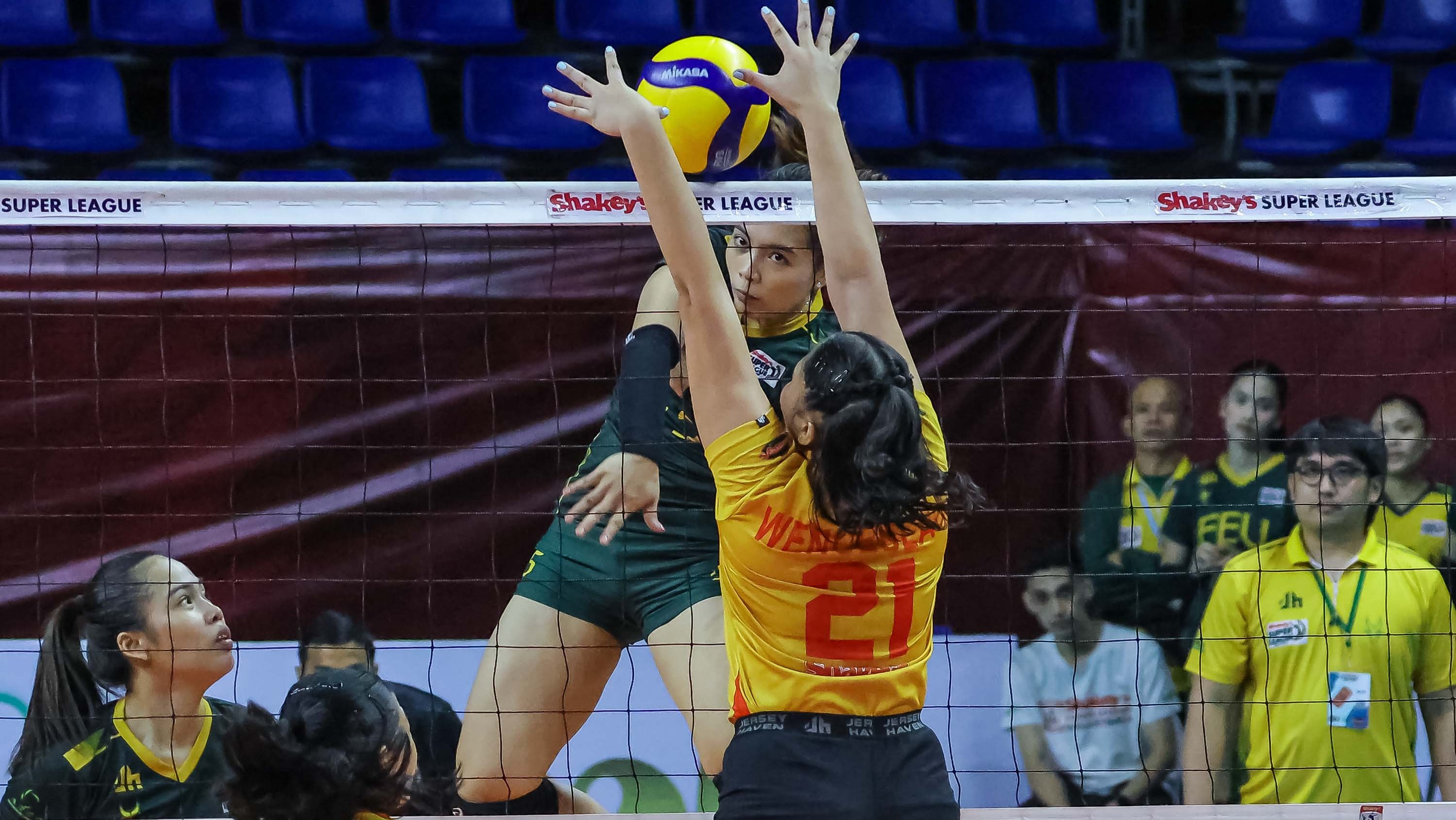 FEU blanks San Sebastian, grabs top SSL spot