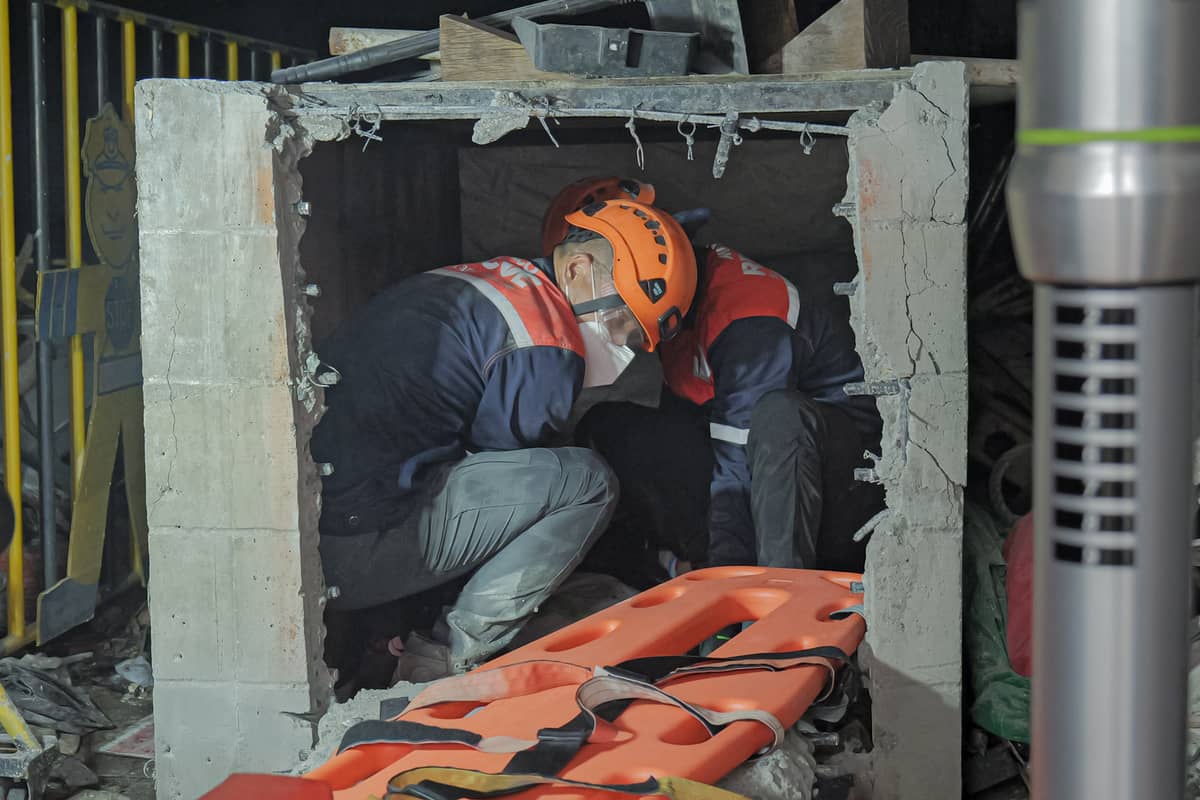 MERALCO Rescue conducts a collapsed-structure rescue as part of its simulated activities during the earthquake drill.