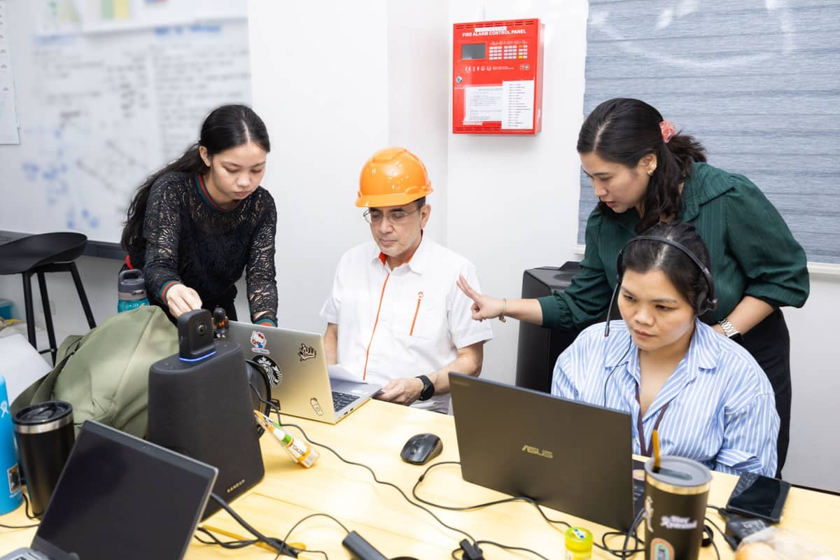 THE Meralco Corporate Communications team, led by Vice President and Head of Corporate Communications Joe R. Zaldarriaga, conducts a mock press conference to ensure seamless communication with the media even when disaster strikes.