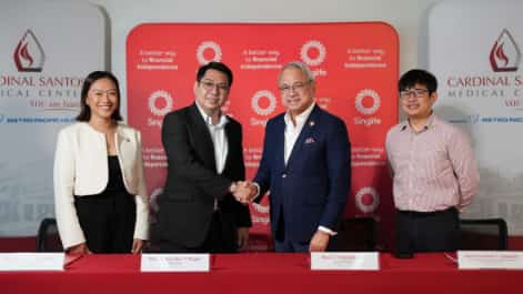 From L to R: Ms. Bernadette Marquez, Singlife Head of Products and Propositions, Mr. Allen Reyes, Singlife CEO,
Mr. Raul C. Pagdanganan, Cardinal Santos Medical Center President and CEO, Mr. Jake Christian T. Solomon,
Cardinal Santos Medical Center AVP & Head, Business Planning and Development Division