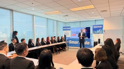 ATFX chairman Joe Li discusses leadership, public trust and credibility with the SmarTrade team, which serves as ATFX’s education partner in championing financial literacy in the Philippines.