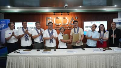 Photo shows (from left) Pag-IBIG Fund Acting Deputy CEO Atty. Marcial C. Pimentel Jr., Deputy CEOs Benjamin R. Felix Jr. and Alexander Hilario G. Aguilar; DHSUD Secretary and Pag-IBIG Fund Board Chairman Engr. Jose Ramon P. Aliling; Pag-IBIG Fund CEO Marilene C. Acosta; BCDA President and CEO Engr. Joshua M. Bingcang, Chairman Atty. Jerry Marasigan, Executive Vice President and COO Gisela Z. Kalalo, and Board Director Gerard R. Seno.