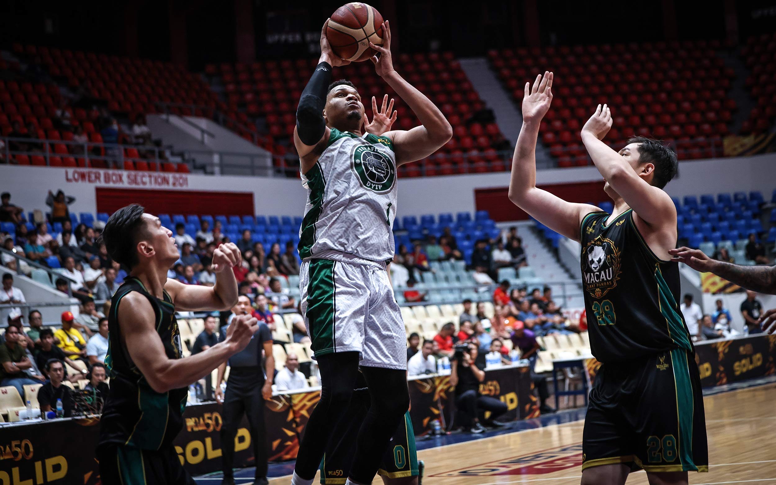 Strings helps Dyip crush Giant Pandas