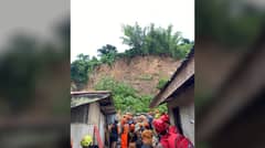 Landslide kills 3, buries family