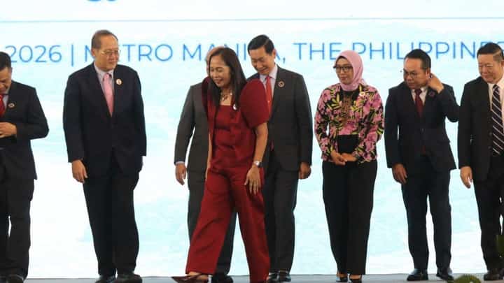 ASEAN pushes grid deals to unlock $400-B energy investments