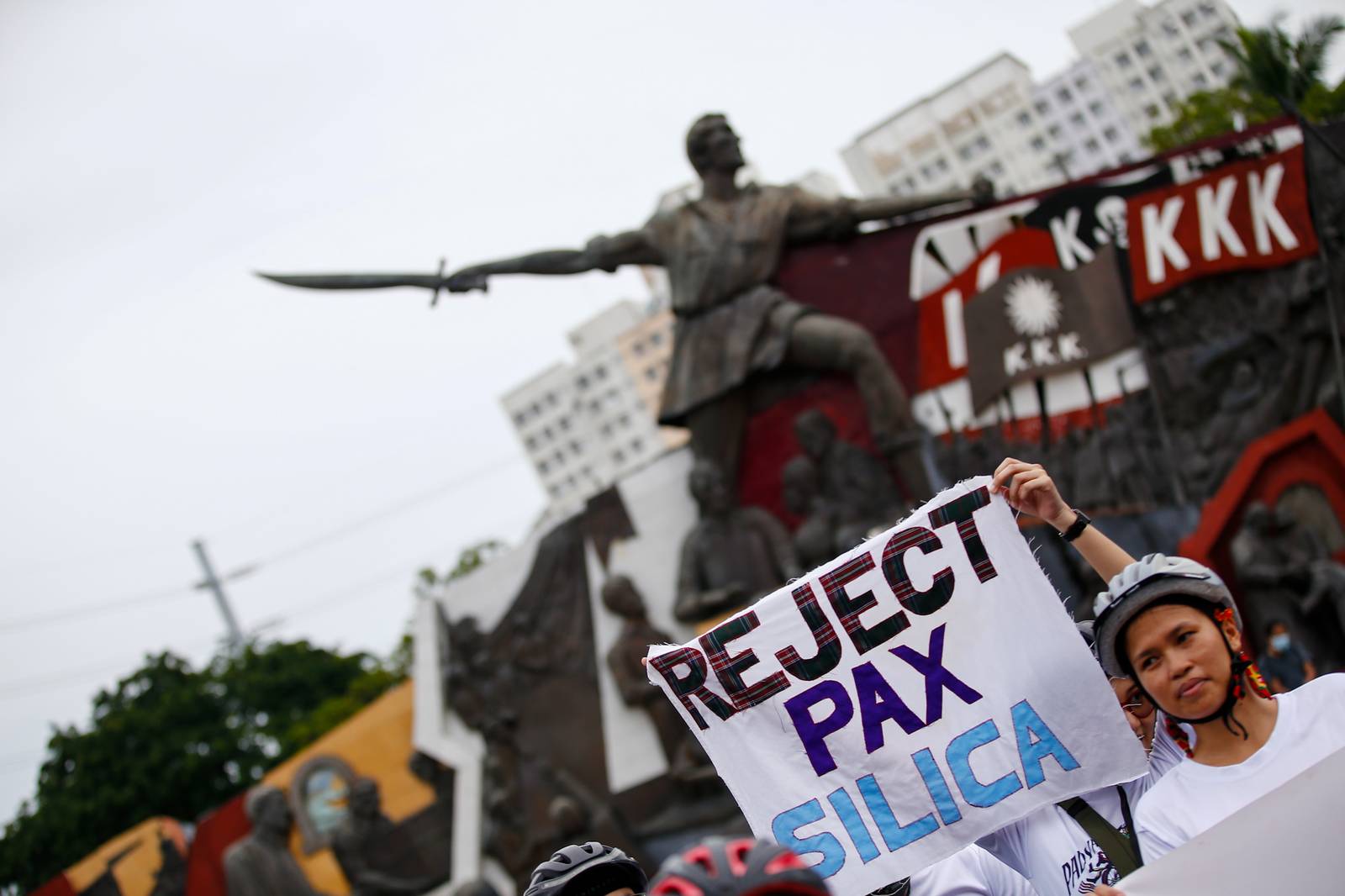 Cyclists, environmental advocates and youth organizations gather at Kartilya ng Katipunan in Manila on 11 October 2026, marking the end of their 17-kilometer “Padyak Kontra Pax Silica” protest ride. The group warned that the US-led initiative threatens the environment, risks displacing Indigenous communities and undermines national sovereignty.