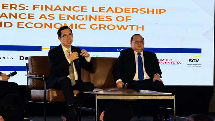 Banks stand by trust amid Duterte probe