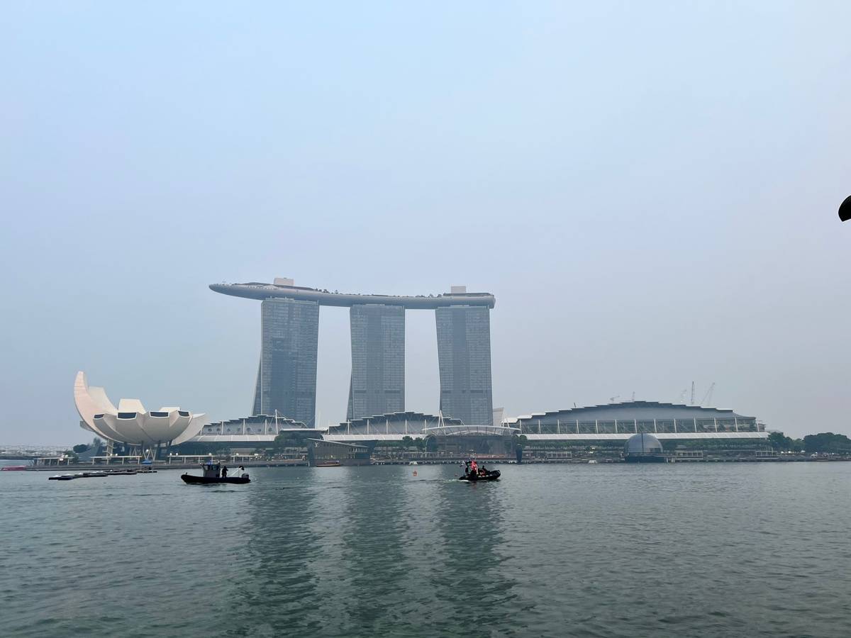 THE Marina Bay Sands hotel, Singapore’s iconic 5-star and posh accommodation. The hotel faces Marina Bay, well-loved by tourists for picture-taking.