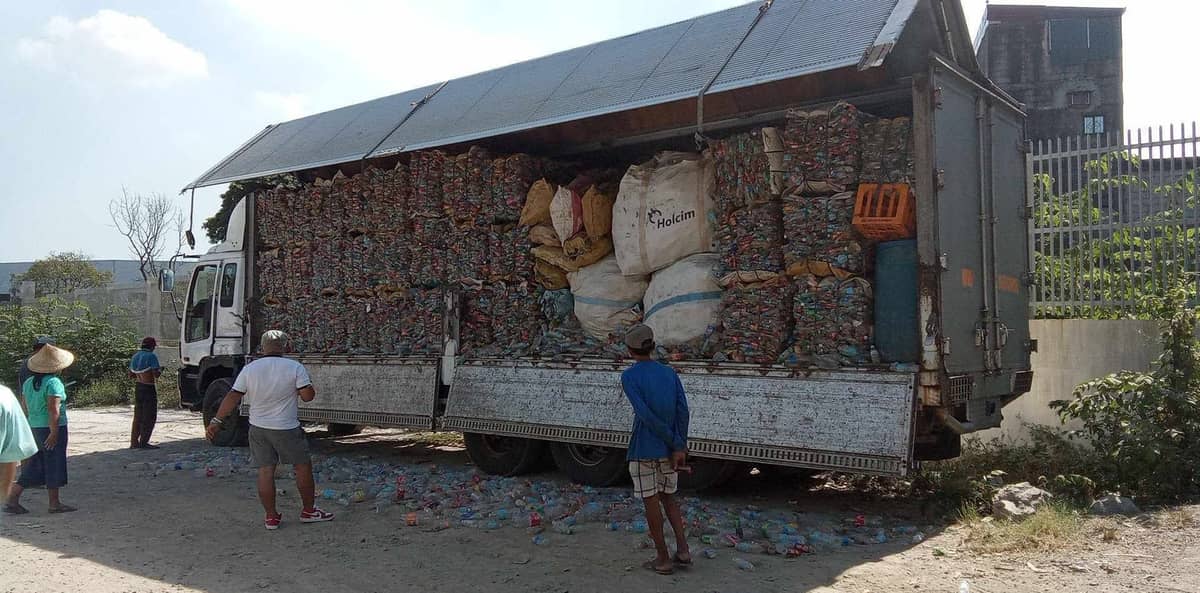 THE informal waste sector accounts for as much as 60 percent of the recyclable materials recovered in Metro Manila.