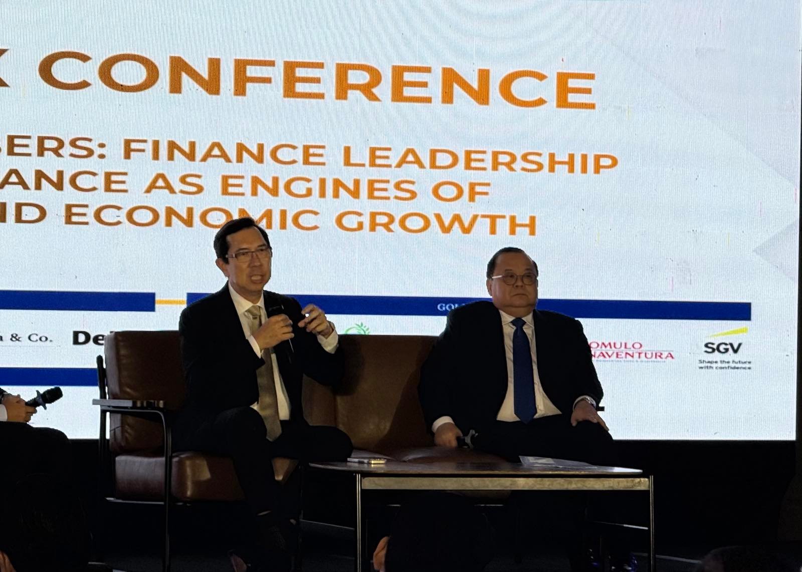 Bank chiefs defend trust in financial system amid Duterte trial