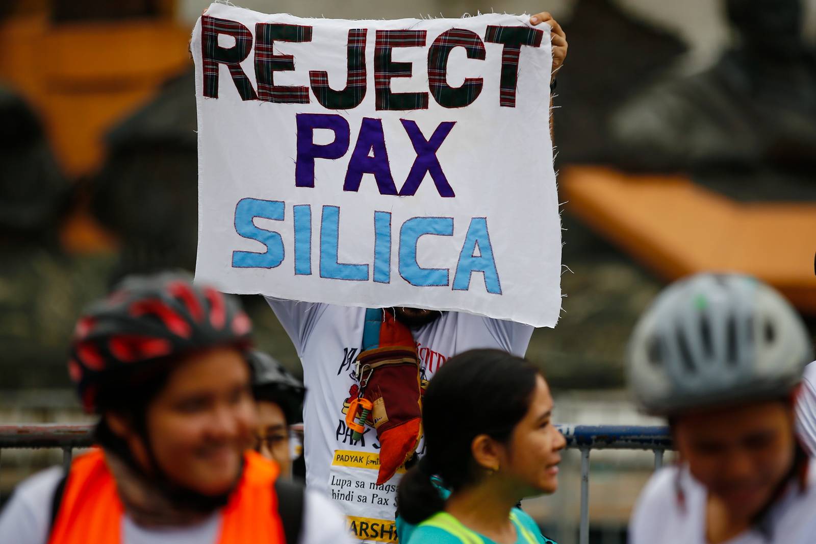 Cyclists, environmental advocates and youth organizations gather at Kartilya ng Katipunan in Manila on 11 October 2026, marking the end of their 17-kilometer “Padyak Kontra Pax Silica” protest ride. The group warned that the US-led initiative threatens the environment, risks displacing Indigenous communities and undermines national sovereignty.