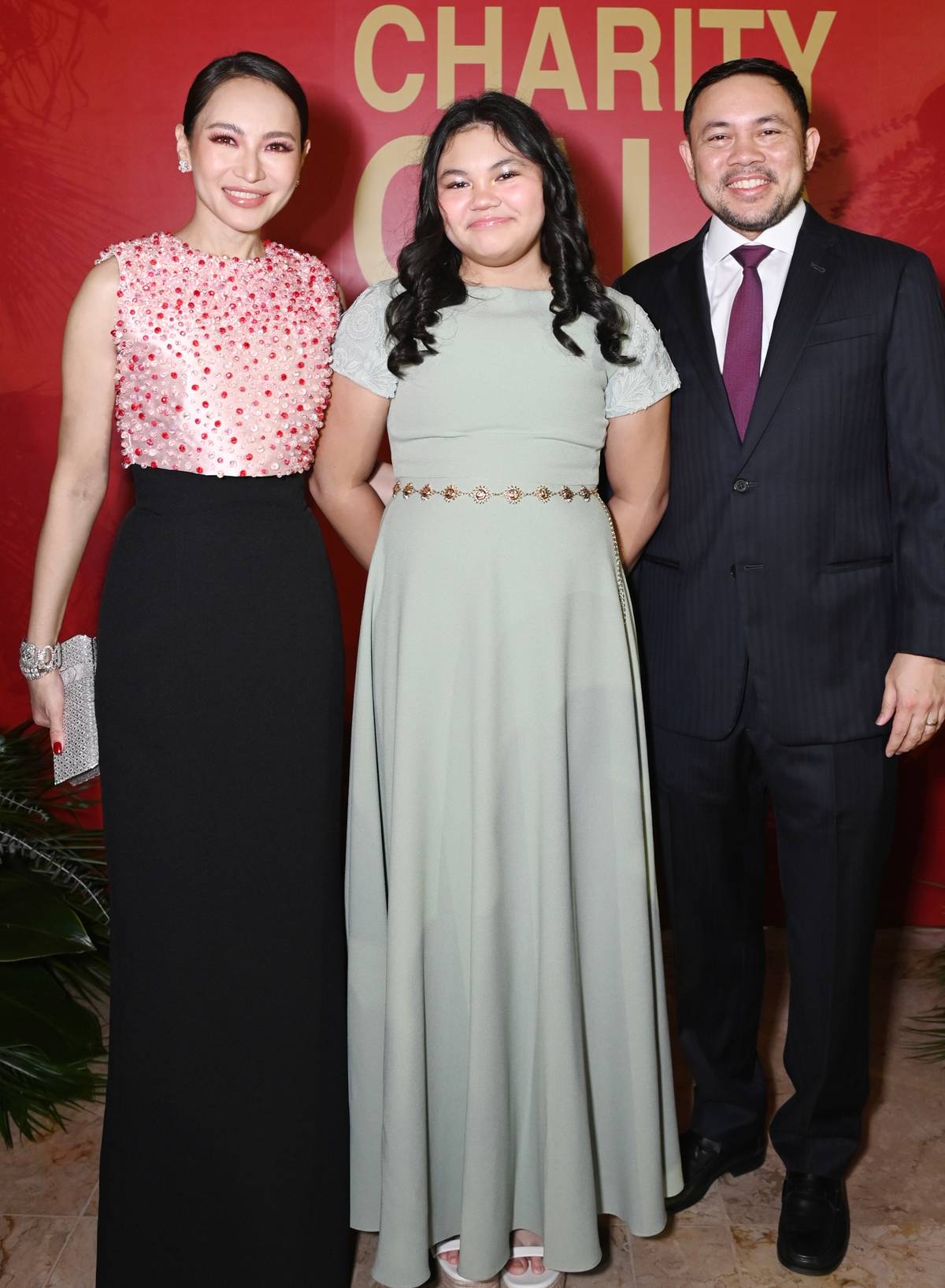 SENATOR (right) Mark Villar with Emma and Emily Villar, both wear JC Buendia.