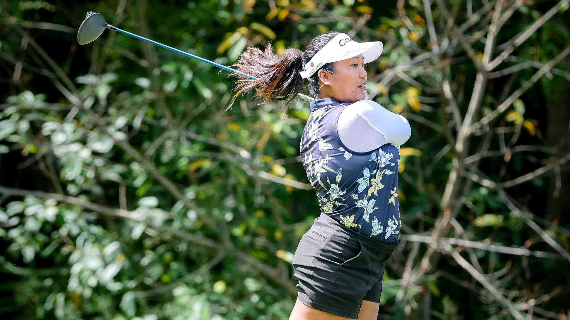 Bisera recovers, opens with 68