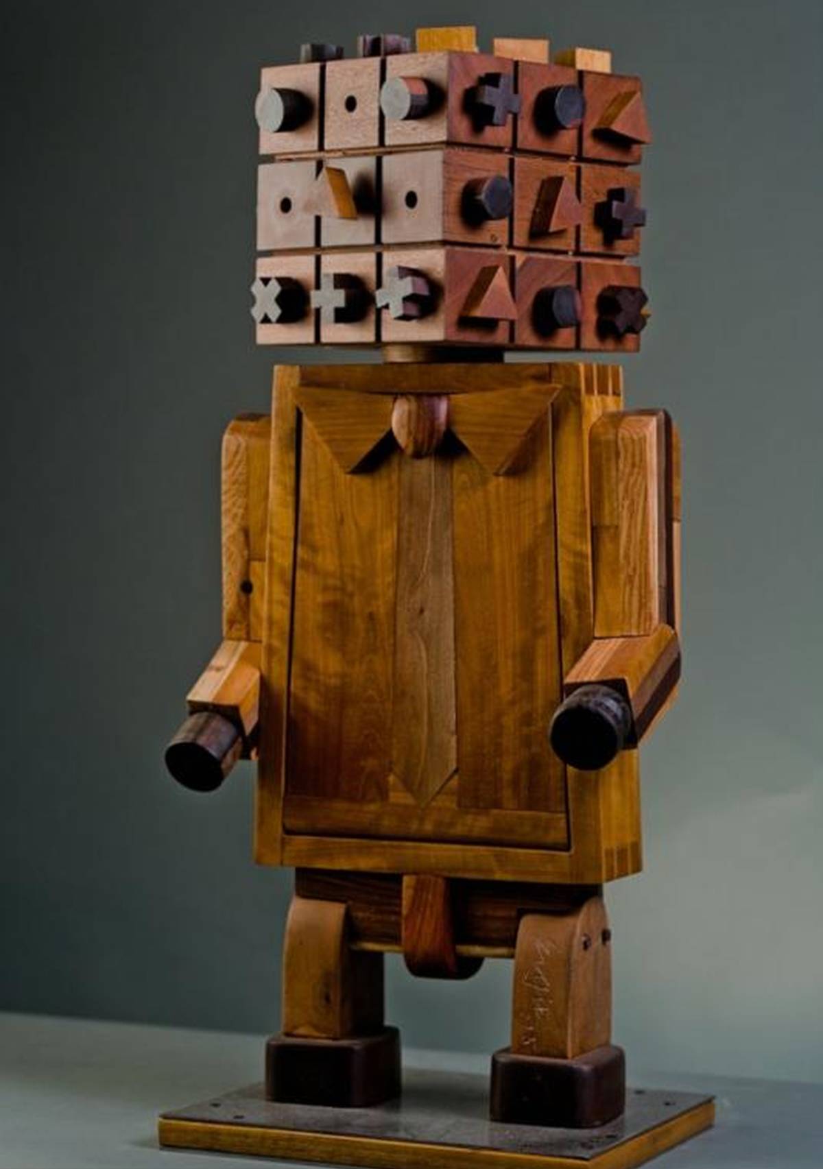 INTERACTIVE tic-tac-toe sculpture by Eugie Varona dela Cruz.