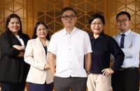 METROBANK executives honored with distinction by The Asset Benchmark Research Awards 2026 are (from left) Mia Santiago, investment execution officer, recognized in local currency bond trading; Ivy May Mamauag, investment execution officer, also cited in local currency bond trading; Ricardo Pedrosa, head of Trust Banking Group; Ginny Pecaña, head of Investment Services Division named among the Philippines’ Most Astute Investors in the Local Currency Bonds category and Seth Gamboa, investment execution officer of Metrobank Trust, also hailed for his performance in local currency bond trading.
