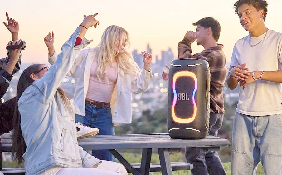 BRING powerful JBL sound and dynamic lighting wherever you go with the JBL
PartyBox 130.