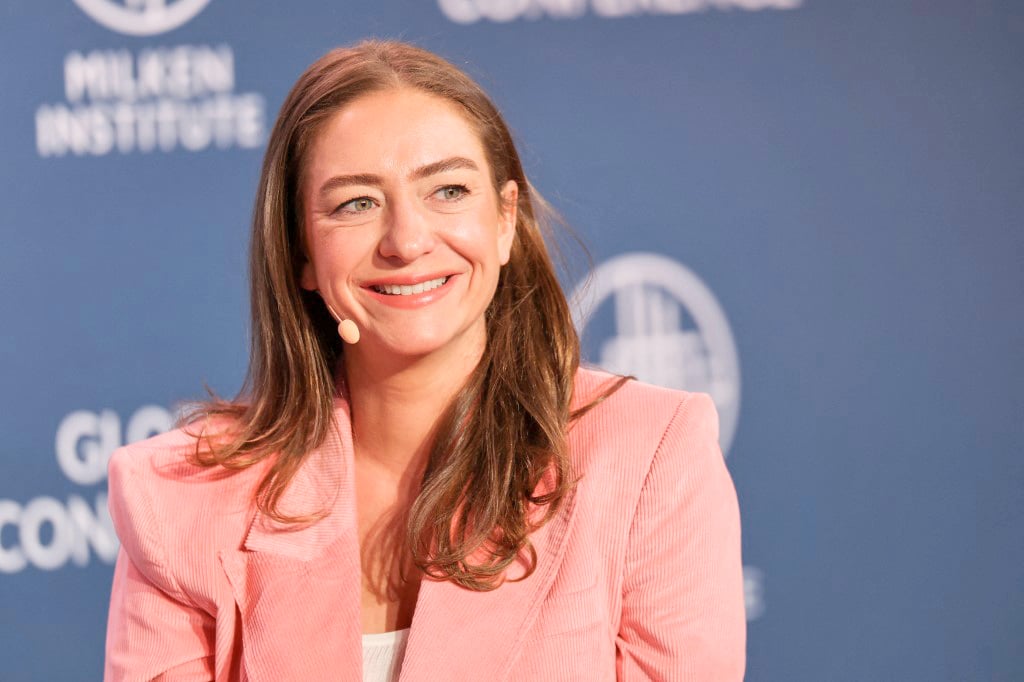 Bumble shares soar on $1-B buyout talks