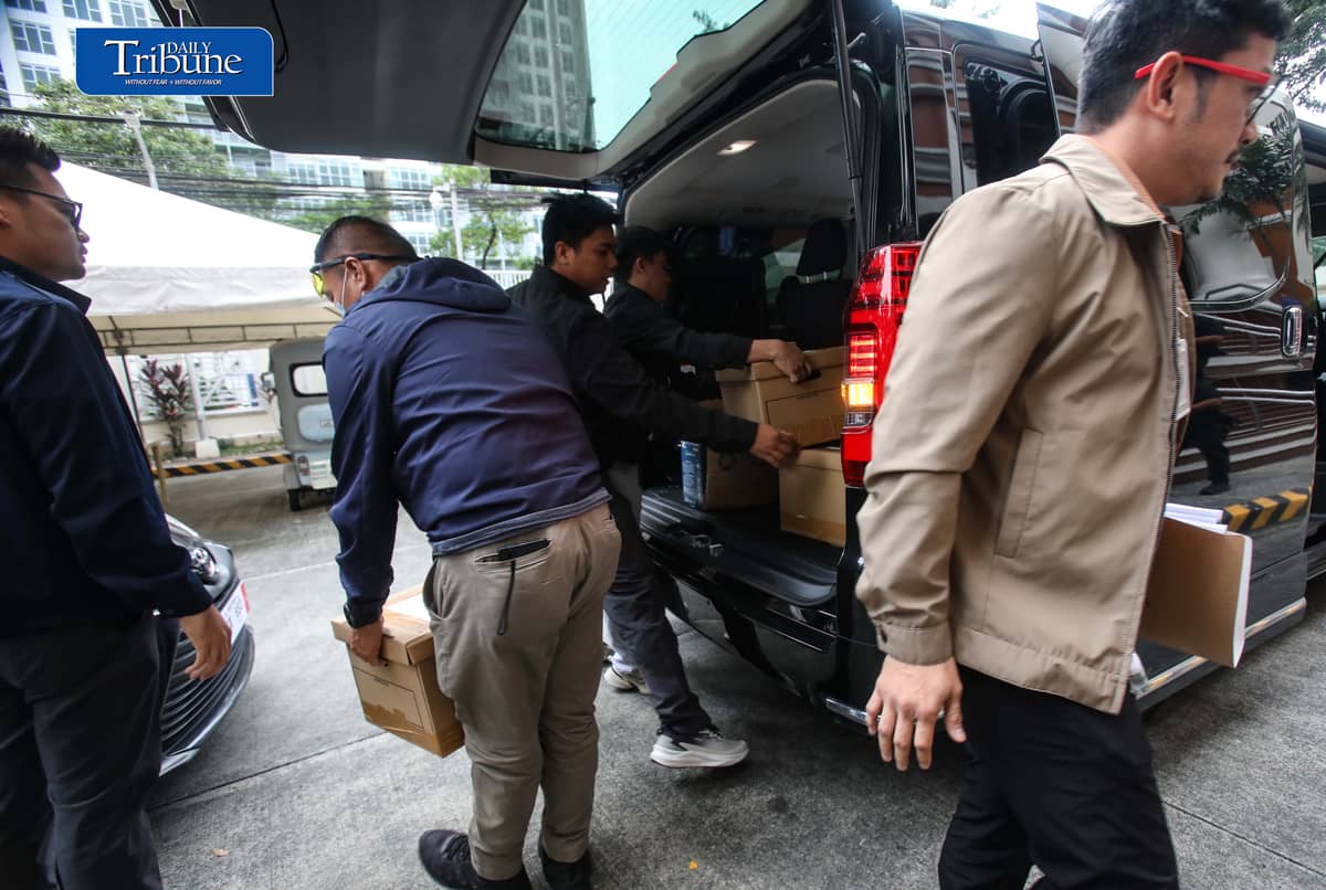 NBI REFERS DUTERTE SALN FINDINGS TO OMBUDSMAN

National Bureau of Investigation (NBI) personnel arrive at the Office of the Ombudsman carrying boxes of documents on Tuesday, 13 October 2026.

NBI Director Melvin Matibag said the bureau referred its findings concerning alleged discrepancies in Vice President Sara Duterte's Statements of Assets, Liabilities and Net Worth (SALNs) to the Ombudsman for evaluation and possible action.

The referral follows the NBI's investigation into the Vice President's declared assets and properties.

| Photo by Analy Labor