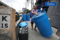 Customer Buying water storage drum