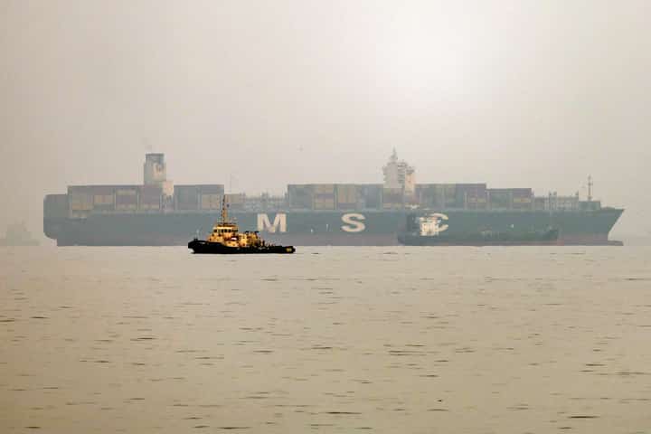 Four ships hit in Hormuz, off Bulgaria