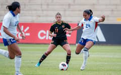 Filipinas bounce back, dominate Peruvians