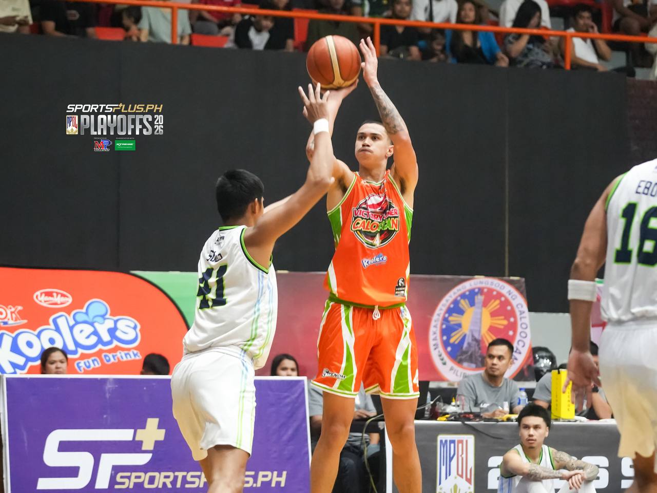 San Juan, Caloocan forge semis collision