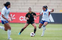 Filipinas bounce back, pip Peruvians