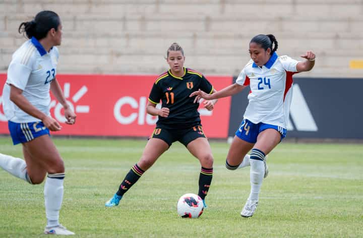 Filipinas bounce back, pip Peruvians