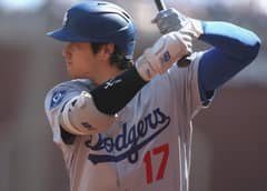 Dodgers sticking with struggling Ohtani