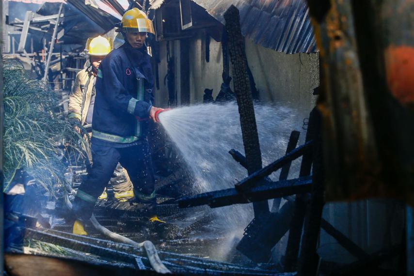 Teacher injured in fire at Las Piñas compound
