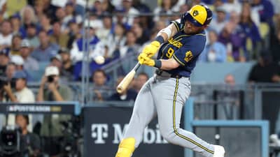 Brewers blasts put Dodgers on brink