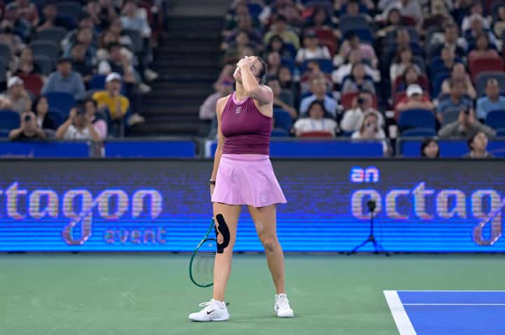 SLUMPING SABALENKA: Frustrated Aryna bombs out early in Wuhan