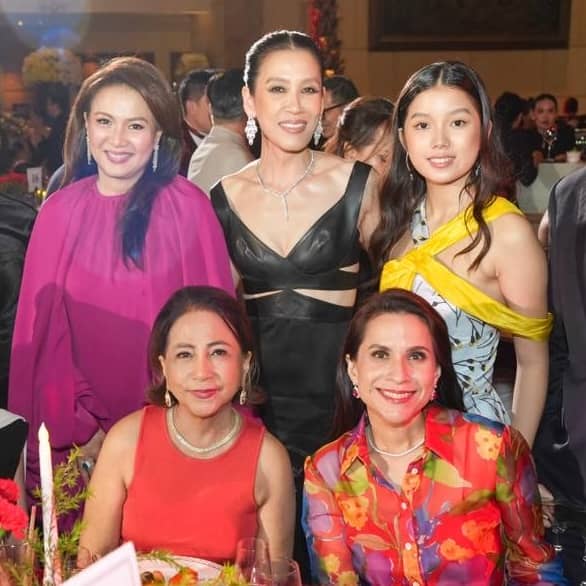 DETTE Tan and Rep. Audrey Zubiri (seated), Michelle Tiangco, Kathy Huang and Mackenzie Huang (standing).